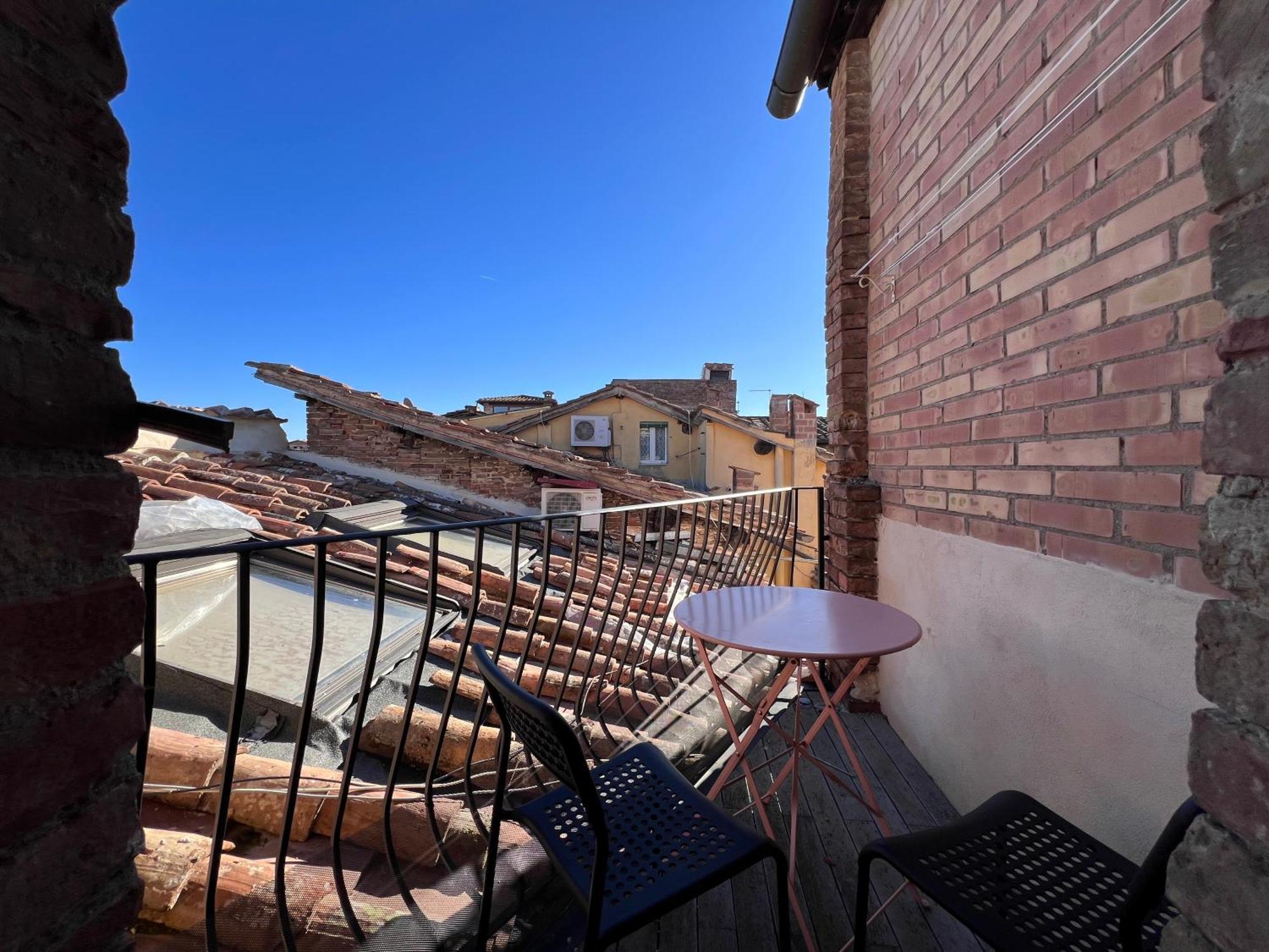Colibri Apartment Сиена Екстериор снимка